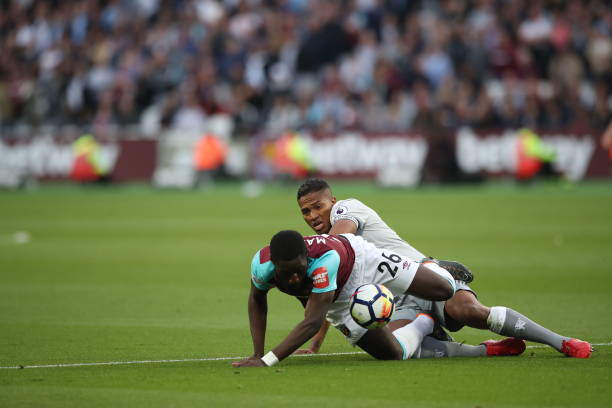 在这一背景 在这一背景